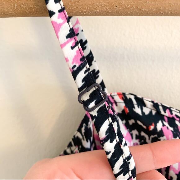 💗 3/$10 💗 American Eagle Aztec Print Mini Dress Black White Pink Size 4 - Picture 8 of 10